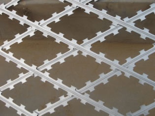 High Security Razor Wire Fence Welding Mesh 50mm*50mm 8