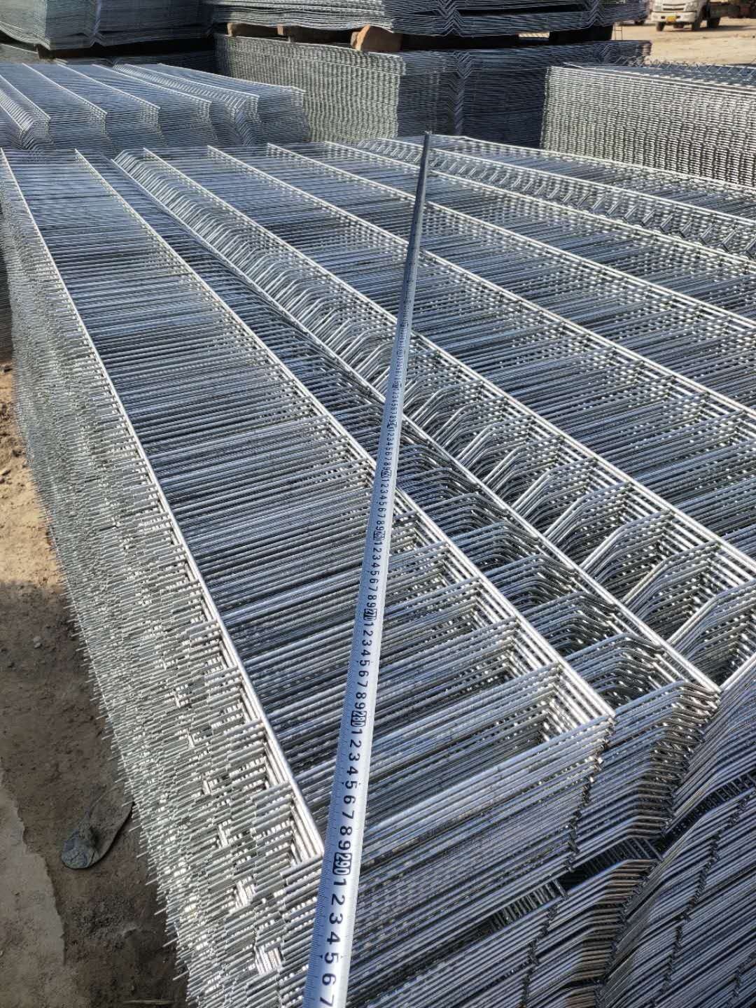 3D Curved Welded Wire Mesh Garden Fence Panel
