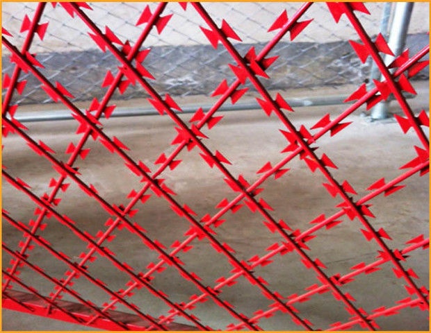 Cheap Galvanized Welded bto22 100mm x 200mm Razor Wire Mesh Protective Fence