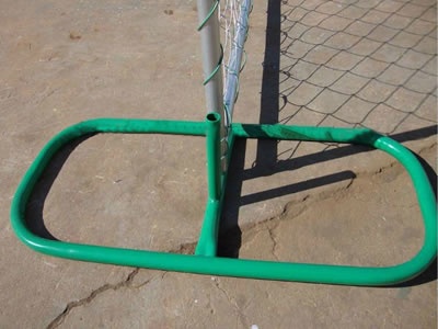 A chain link temporary fence panel installed with an oval type steel feet, the feet is PVC coated and green painted.