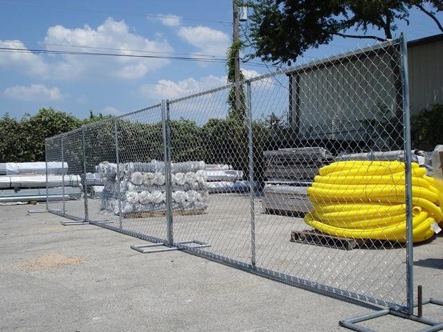temporary chain link fence panels 6'x12' mesh 60mm x 60mm tube 1.25"  16ga wall thick 3
