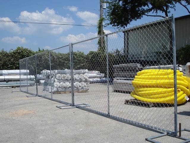 temporary chain link fence panels 6'x12' mesh 60mm x 60mm tube 1.25" 16ga wall thick 3