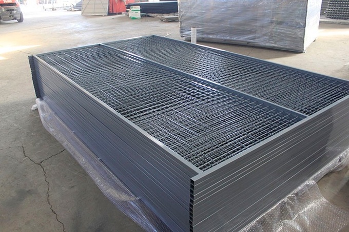 Interpon Powder  Coated Blue Construction Temporary Fence Height 6’/1830mm*Width9.5’/2900mm Spacing4"x12"/100mmx300mm 8