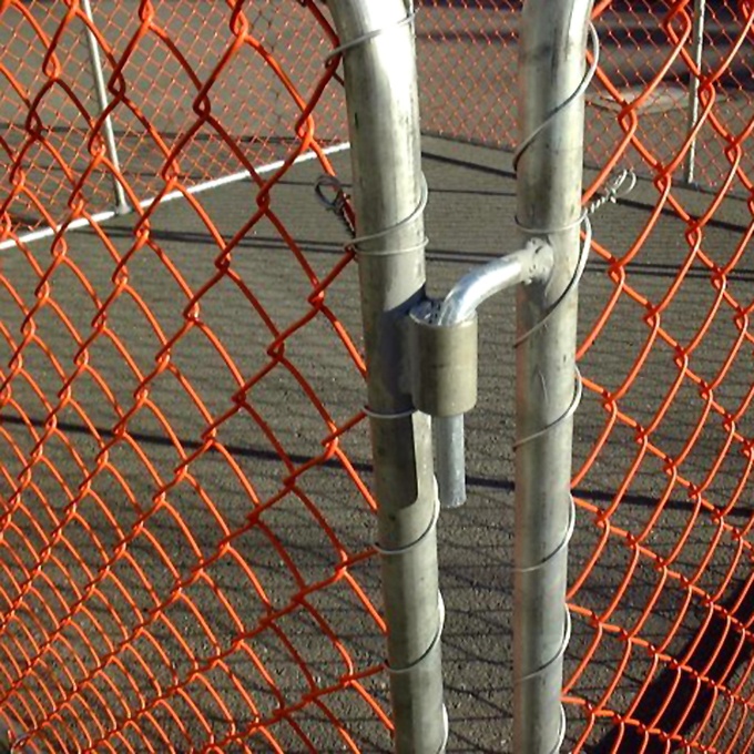NZ Orage Color Powder Coated Chain Wire Mesh Of Rubbish Cage 5
