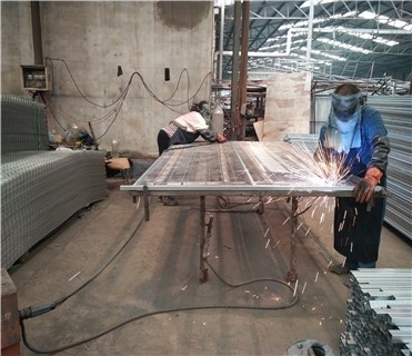 NZ Orage Color Powder Coated Chain Wire Mesh Of Rubbish Cage 8