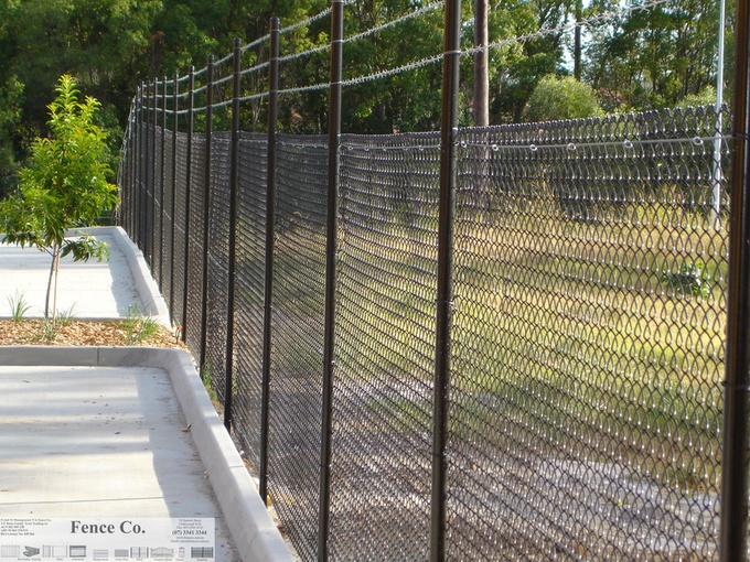 HDG chain link fence Hot-sell chain link diamond wire mesh fence 17