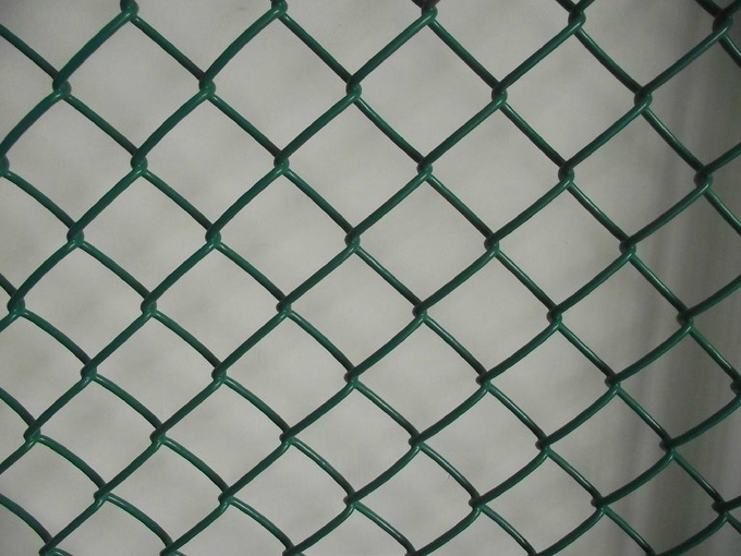 HDG chain link fence Hot-sell chain link diamond wire mesh fence 18
