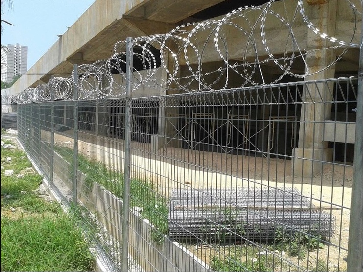 High strong welded roll top fence