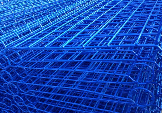 high-quality powder coated double loop wire mesh metal garden fence 4