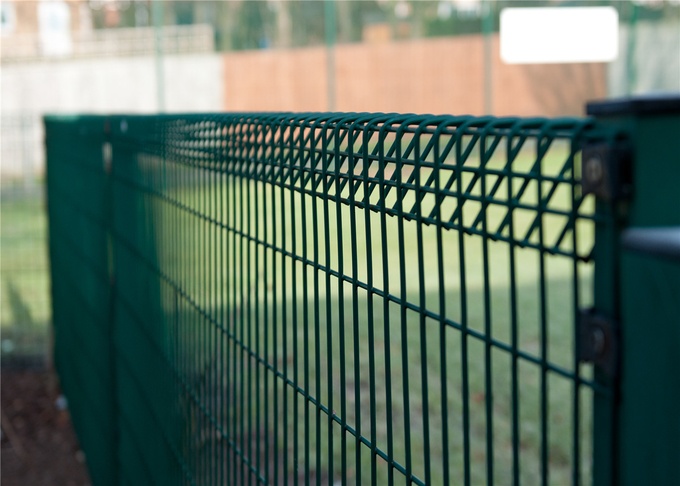 Good Quality Hot Dipped Galvanized Park BRC Fence 1