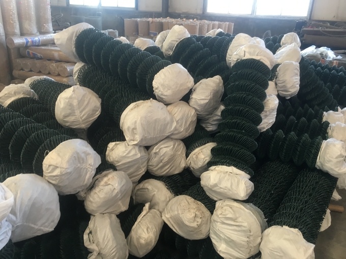 green wire mesh/hurricane fence PVC PE coated Chain Wire Hurricane Fence 0