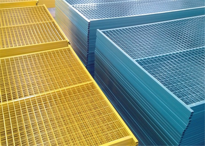 Canada Standard Temporary Metal Fencing with PVC Coating 0